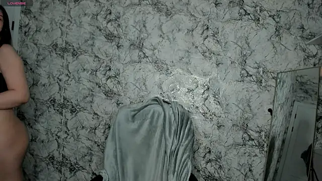 DeniRicchii online show from April 1, 2026, 6:38 pm