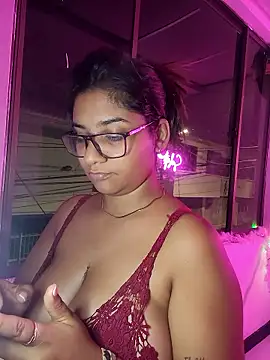 Snapshot of Sofythom1 chatting on December 3, 2024, 3:41 am Sofythom1 online show from December 3, 2024, 3:41 am