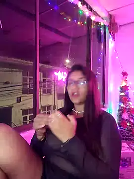 Snapshot of Sofythom1 chatting on December 7, 2024, 5:59 am Sofythom1 online show from December 7, 2024, 5:59 am