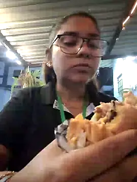 Snapshot of Sofythom1 chatting on December 11, 2024, 2:19 am Sofythom1 online show from December 11, 2024, 2:19 am