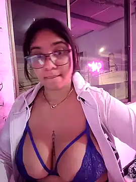 Snapshot of Sofythom1 chatting on January 27, 2025, 3:47 am Sofythom1 online show from January 27, 2025, 3:47 am