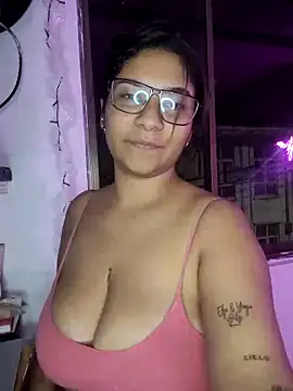 Snapshot of Sofythom1 chatting on February 19, 2025, 3:39 am Sofythom1 online show from February 19, 2025, 3:39 am