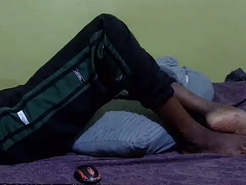 QUEEN-LIZ online show from December 2, 2025, 6:03 pm