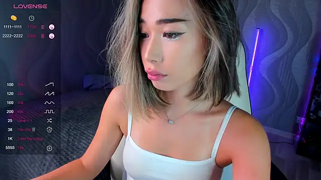 Snapshot of sensualily chatting on July 23, 2026, 3:32 pm sensualily online show from July 23, 2026, 3:32 pm