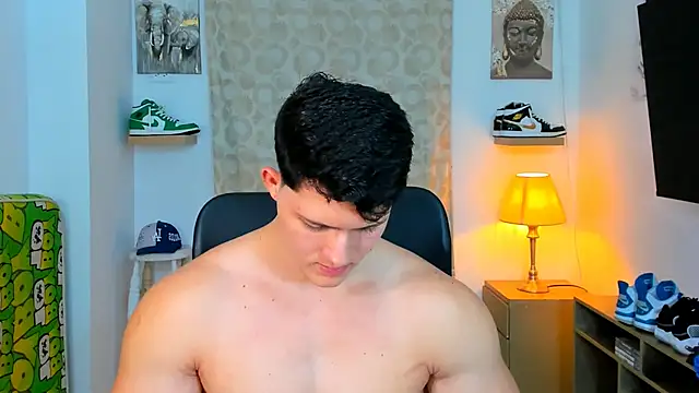 Snapshot of Hazzan_Velez chatting on January 21, 2025, 12:36 am Hazzan Velez online show from January 21, 2025, 12:36 am