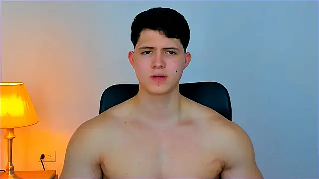 Snapshot of Hazzan_Velez chatting on February 19, 2025, 1:18 am Hazzan Velez online show from February 19, 2025, 1:18 am