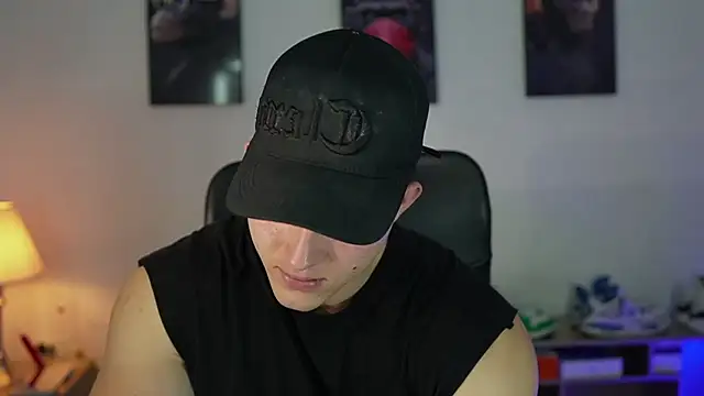 Snapshot of Hazzan_Velez chatting on September 10, 2025, 12:21 am Hazzan Velez online show from September 10, 2025, 12:21 am