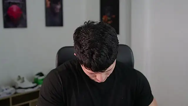 Snapshot of Hazzan_Velez chatting on October 1, 2025, 2:17 am Hazzan Velez online show from October 1, 2025, 2:17 am