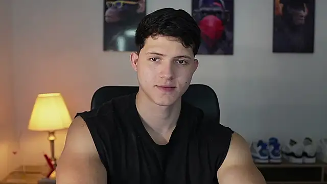 Snapshot of Hazzan_Velez chatting on October 6, 2025, 10:18 pm Hazzan Velez online show from October 6, 2025, 10:18 pm