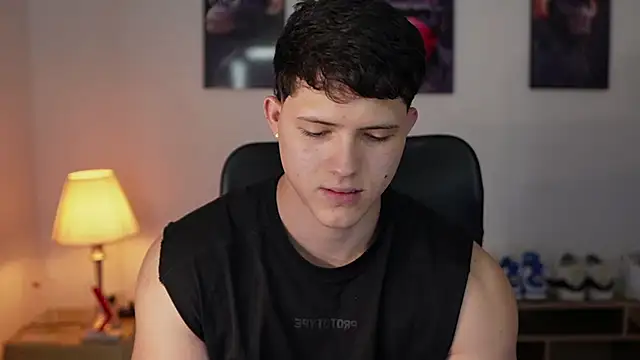 Snapshot of Hazzan_Velez chatting on October 9, 2025, 11:58 pm Hazzan Velez online show from October 9, 2025, 11:58 pm