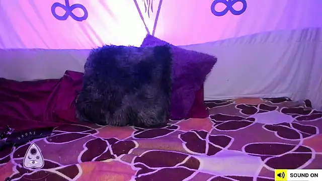 kaos room online show from February 19, 2025, 2:44 am