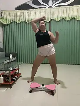 Snapshot of NDith chatting on February 2, 2026, 11:42 am NDith online show from February 2, 2026, 11:42 am