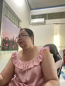 Snapshot of NDith chatting on February 2, 2026, 11:47 pm NDith online show from February 2, 2026, 11:47 pm