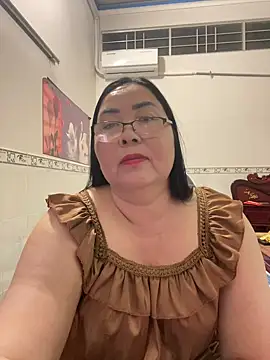 Snapshot of NDith chatting on February 15, 2026, 12:14 pm NDith online show from February 15, 2026, 12:14 pm