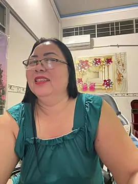 Snapshot of NDith chatting on April 15, 2026, 10:21 pm NDith online show from April 15, 2026, 10:21 pm