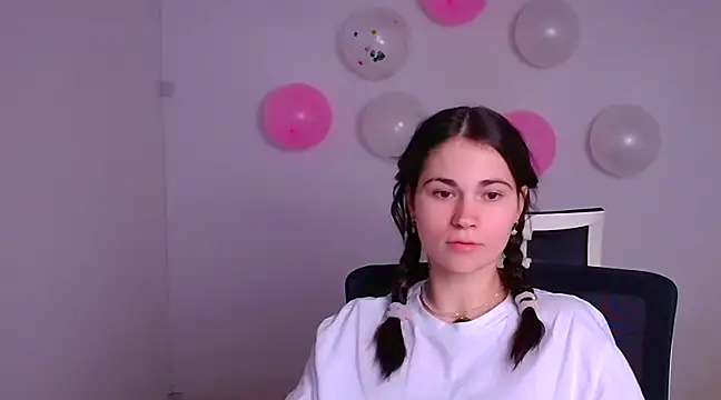 Loon Amore online show from February 16, 2025, 11:05 pm