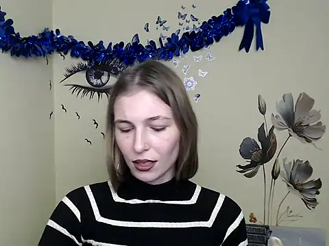 Snapshot of StrangerGi chatting on December 27, 2024, 4:21 pm StrangerGi online show from December 27, 2024, 4:21 pm