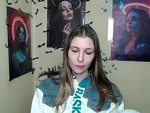 Snapshot of StrangerGi chatting on March 7, 2025, 4:11 pm StrangerGi online show from March 7, 2025, 4:11 pm