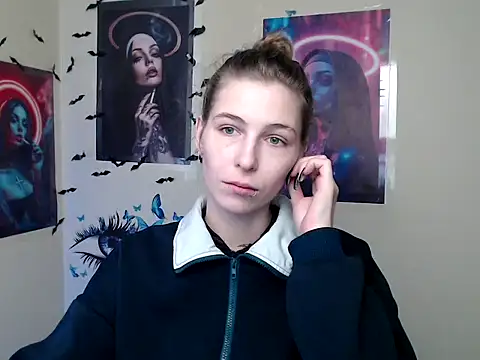 Snapshot of StrangerGi chatting on October 23, 2025, 6:13 am StrangerGi online show from October 23, 2025, 6:13 am