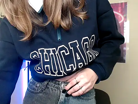 Snapshot of StrangerGi chatting on October 25, 2025, 6:10 am StrangerGi online show from October 25, 2025, 6:10 am