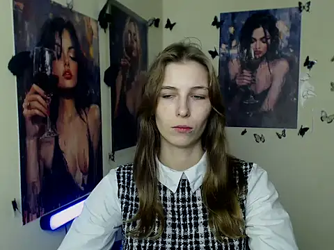 Snapshot of StrangerGi chatting on October 26, 2025, 7:47 am StrangerGi online show from October 26, 2025, 7:47 am