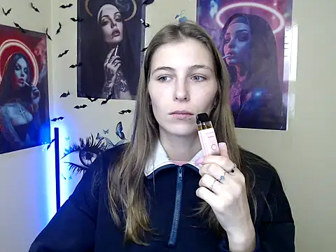 Snapshot of StrangerGi chatting on October 28, 2025, 7:12 am StrangerGi online show from October 28, 2025, 7:12 am