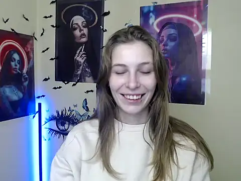 Snapshot of StrangerGi chatting on October 29, 2025, 7:21 am StrangerGi online show from October 29, 2025, 7:21 am