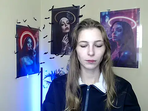 Snapshot of StrangerGi chatting on November 5, 2025, 6:57 am StrangerGi online show from November 5, 2025, 6:57 am