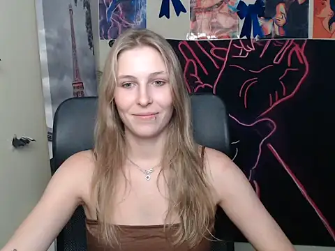 StrangerGi online show from July 7, 2026, 11:58 am