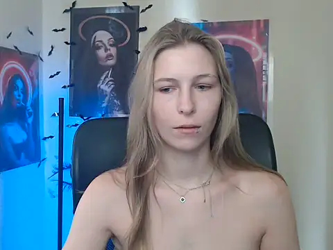 StrangerGi online show from July 20, 2026, 6:17 am