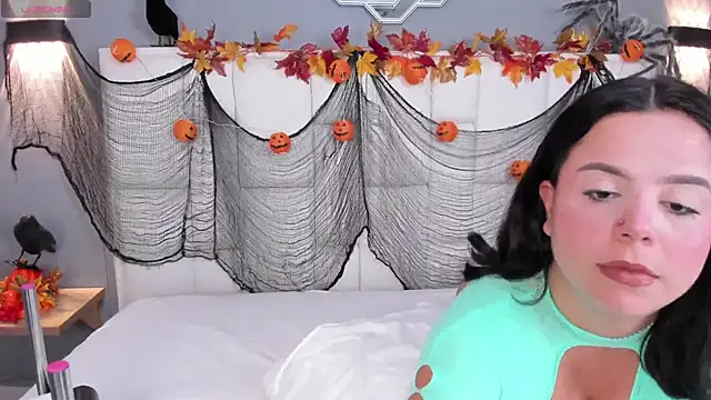 Snapshot of AkiraKings chatting on October 19, 2025, 4:24 am AkiraKings online show from October 19, 2025, 4:24 am