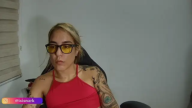 Snapshot of Isis69_ chatting on November 12, 2025, 12:00 am Isis69 online show from November 12, 2025, 12:00 am