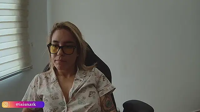 Isis69  online show from January 6, 2026, 4:21 pm