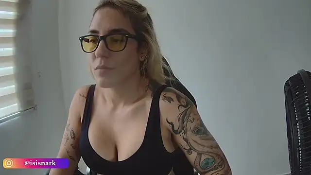 Isis69  online show from February 26, 2026, 3:22 pm