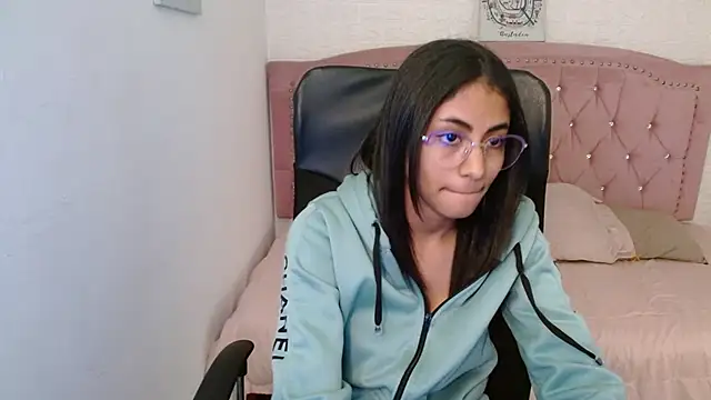 shaneelle online show from February 11, 2025, 9:09 am