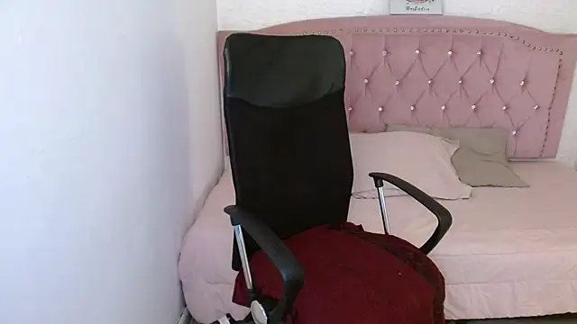 shaneelle online show from February 21, 2025, 6:18 am