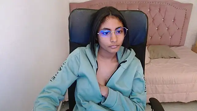 shaneelle online show from March 18, 2025, 9:20 am