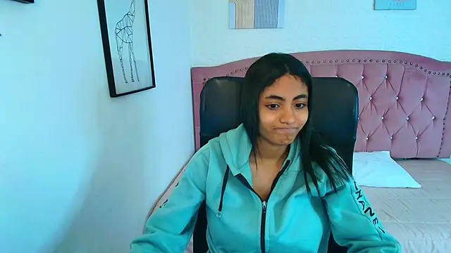 shaneelle online show from December 15, 2025, 3:11 am