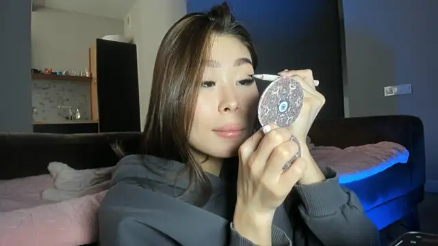 Snapshot of Yukisans chatting on February 27, 2025, 9:54 am Yukisans online show from February 27, 2025, 9:54 am