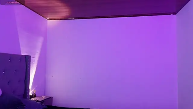 cristal hilton 10 online show from January 10, 2026, 7:10 am