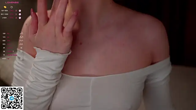 Snapshot of KleinGlif chatting on February 17, 2025, 5:04 am KleinGlif online show from February 17, 2025, 5:04 am