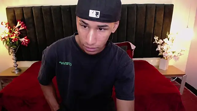 soft attraction online show from February 10, 2026, 7:40 pm