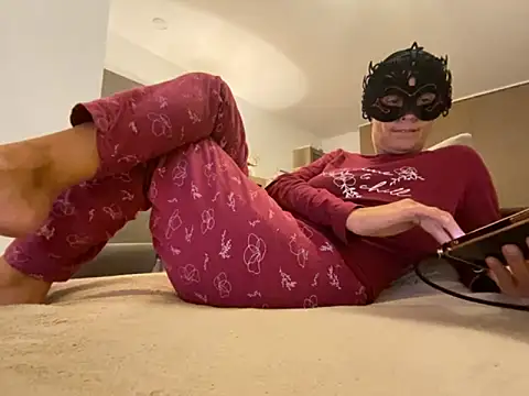 Marilou1983 online show from September 10, 2025, 8:20 pm