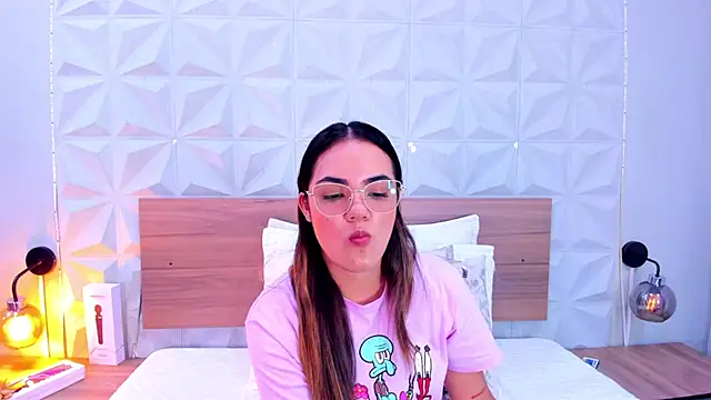 Snapshot of Stacey_white_ chatting on October 10, 2025, 7:57 pm Stacey white online show from October 10, 2025, 7:57 pm