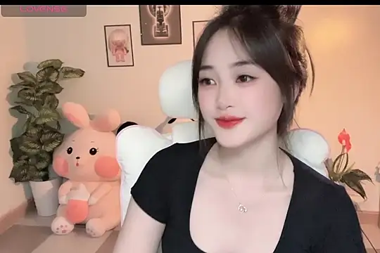  Aimy  online show from November 23, 2025, 5:13 pm