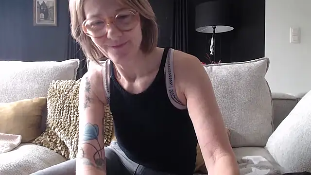 godinflower online show from February 25, 2025, 1:17 pm