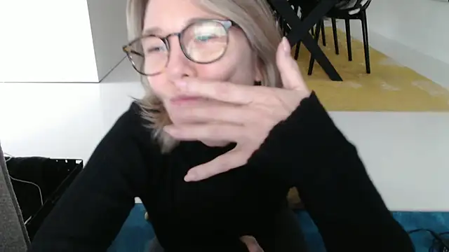 godinflower online show from October 7, 2025, 3:42 pm