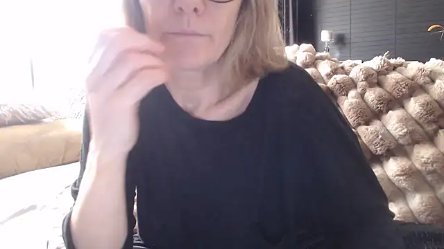 godinflower online show from November 4, 2025, 1:43 pm