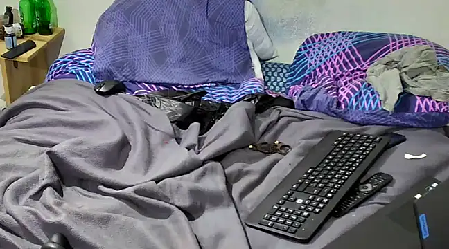 Snapshot of adepravertotal chatting on March 6, 2025, 12:43 am adepravertotal online show from March 6, 2025, 12:43 am