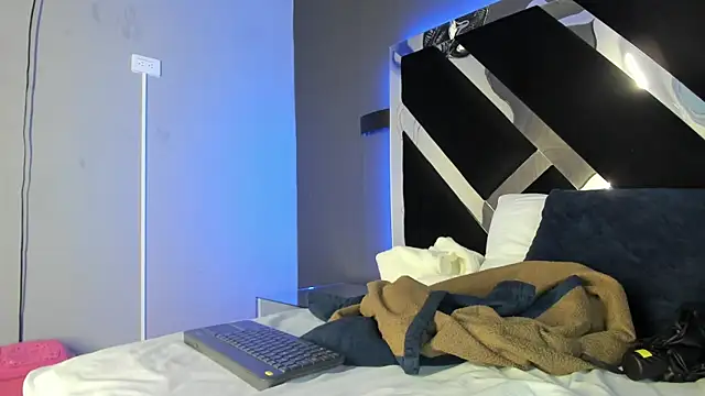 AmmyJones  online show from January 5, 2026, 7:50 pm